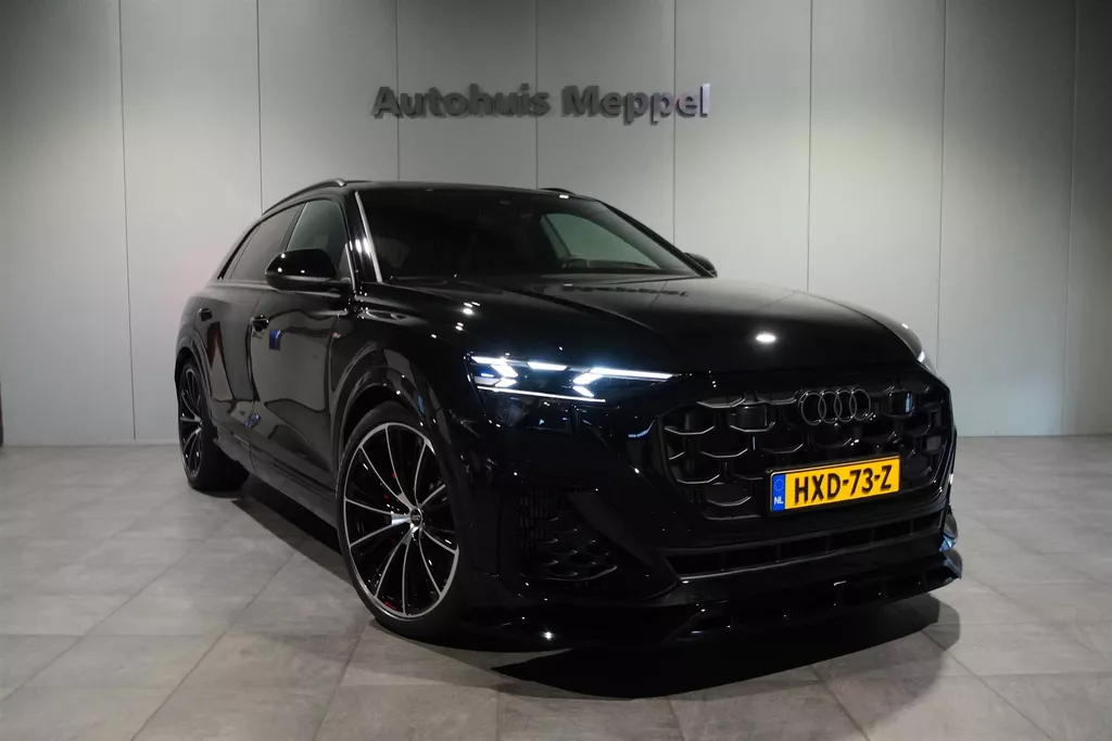 Audi Q8 60 TFSI S-Competition *NIEUW*490PK | Direct rijden | B&amp;O | 23&quot; | 5 jaar Garantie | Trekhaak |