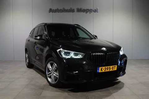 BMW X1 xDrive20i M-Sport/// | LED | Panoramadak | PDC | Shadow line