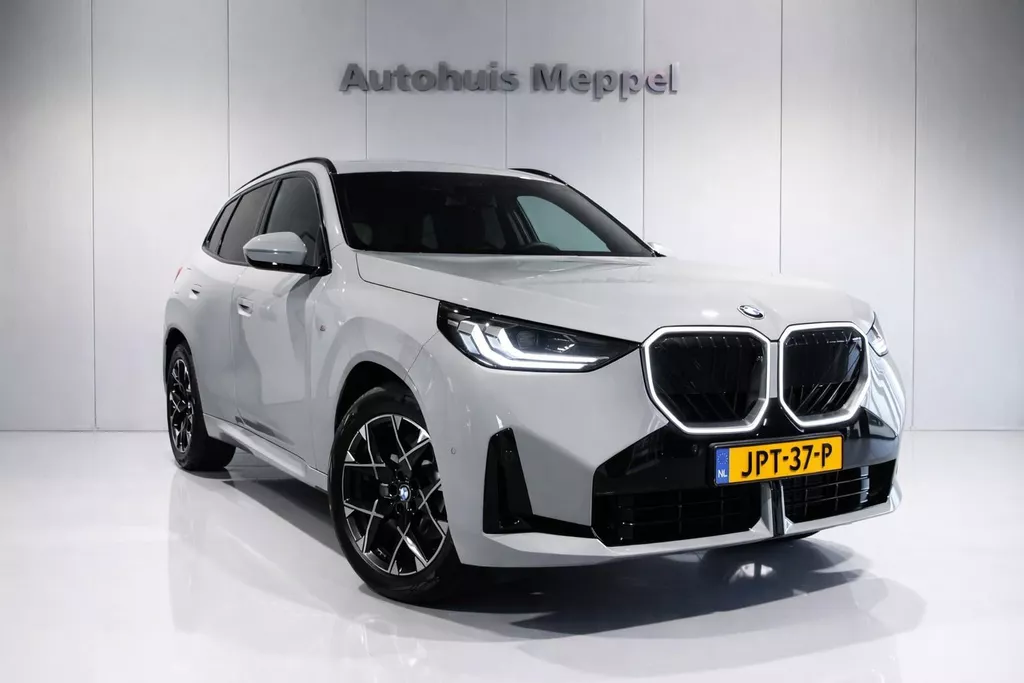 BMW X3 X3 30e M-Sport | 360 Camera | HUD | Glow Grill | Brooklyn Grau |