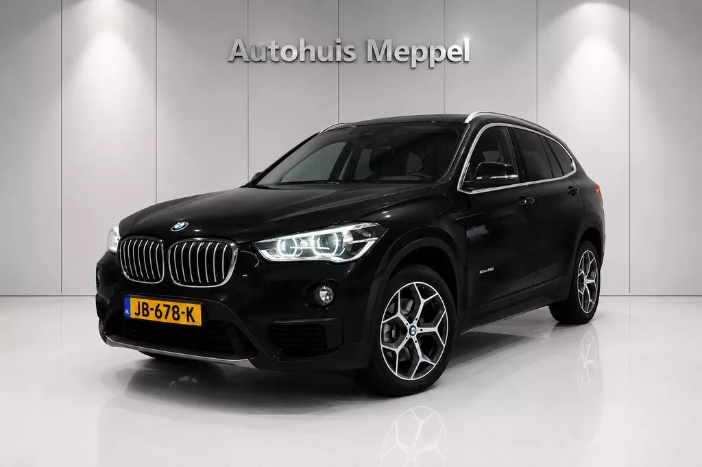 BMW X1 sDrive20i Advantage*Head-up*Trekhaak*Navipro*LED+*PDC