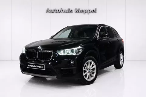 BMW X1 sDrive20i Advantage*Sportstoelen*PDC*LED+*Naviegatie
