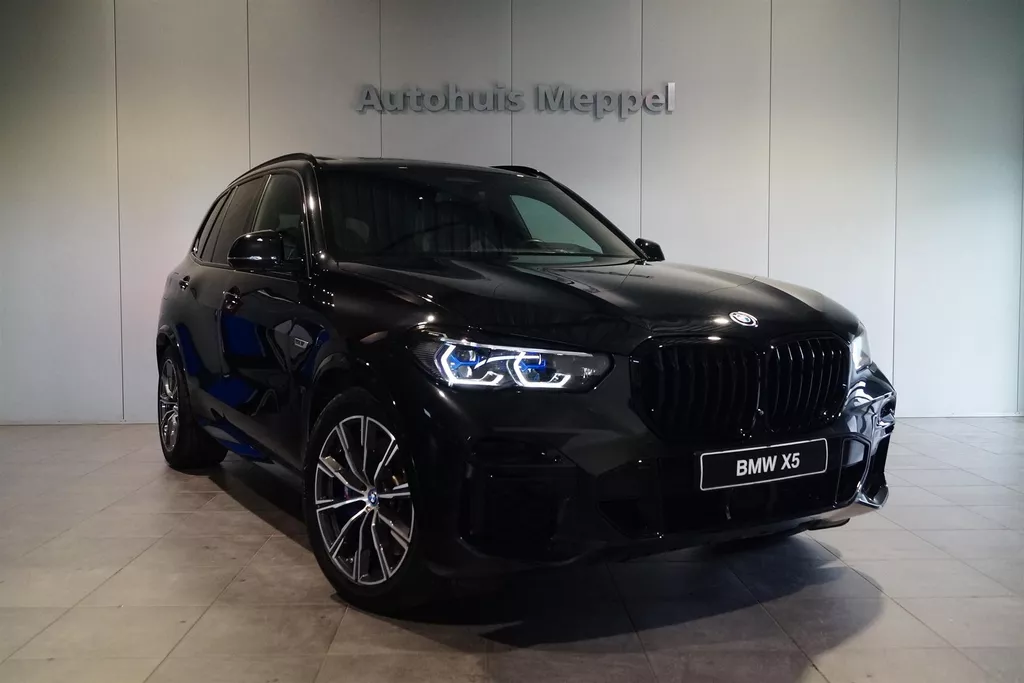 BMW X5 45e XDrive ** GERESERVEERD ** Laser Light | Head-Up Display | Panoramadak | 360 Camera |