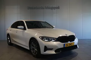 BMW 3 Serie 320i Executive | Automaat | LED | Sport Line | hoogglans Shadow Line | Afneembare trekhaak