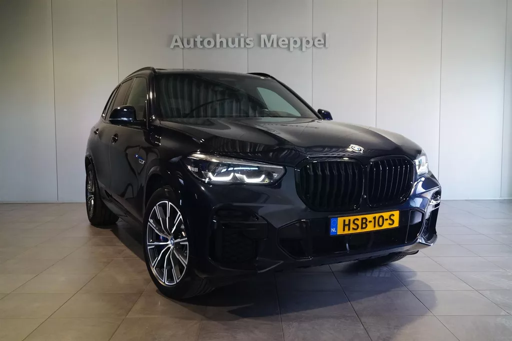 BMW X5 xDrive 45e M-Sport | LED | Panoramadak | Head-Up Display | Trekhaak | 360 Camera |