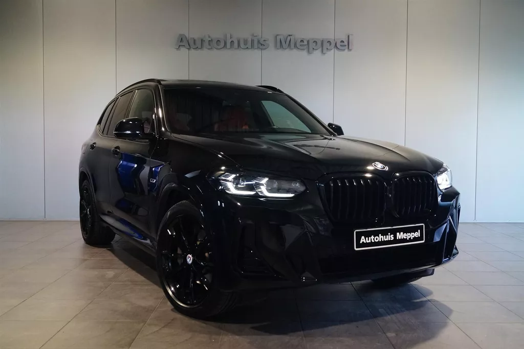 BMW X3 xDrive30e Uniek!! Fionarot Individual Leder | M-Sport | LED | 360 Camera | Panoramadak | Head-Up Display |