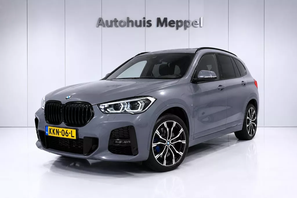 BMW X1 xDrive25i M-Sport*Trekhaak*Pano*HUD*LED+*DrivingAssistant+*H/kSound