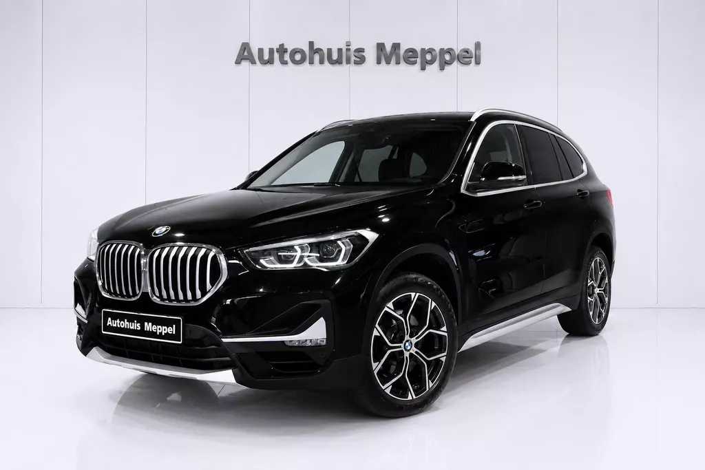 BMW X1 sDrive20i X-Line*LED*PDC*Navi*HiFi*Sportstoelen