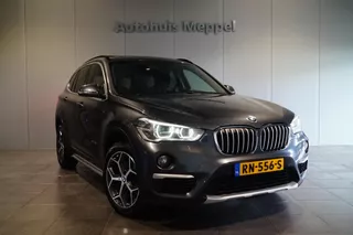 BMW X1 sDrive20i ** GERESERVEERD ** X Line | Apple carplay / Android auto | PDC | Head-Up Display | Panoramadak | LED | Trekhaak |