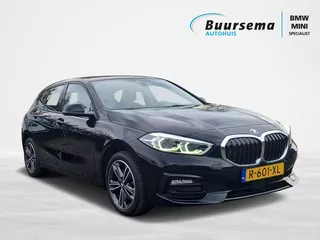 BMW 1-serie 118i Exe ** Gereserveerd ** Automaat | Apple Carplay | Naviagtie | Sport-Line | Cruise-Control | Stoelverwarming