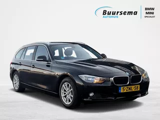 BMW 3 Serie Touring 320i Business Navigatie | Elec. Trekhaak | Sportstoelen | Panoramadak | Handelsprijs