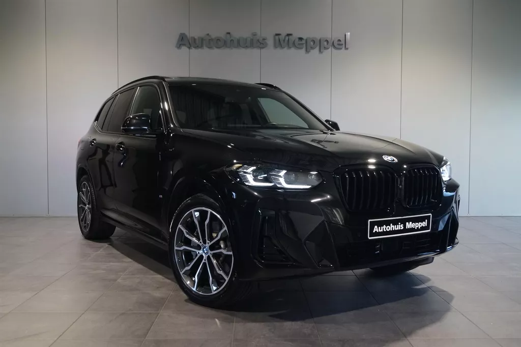 BMW X3 30e M-Sport | HUD | LED | 360 camera | Panoramadak | Fabriek garantie |