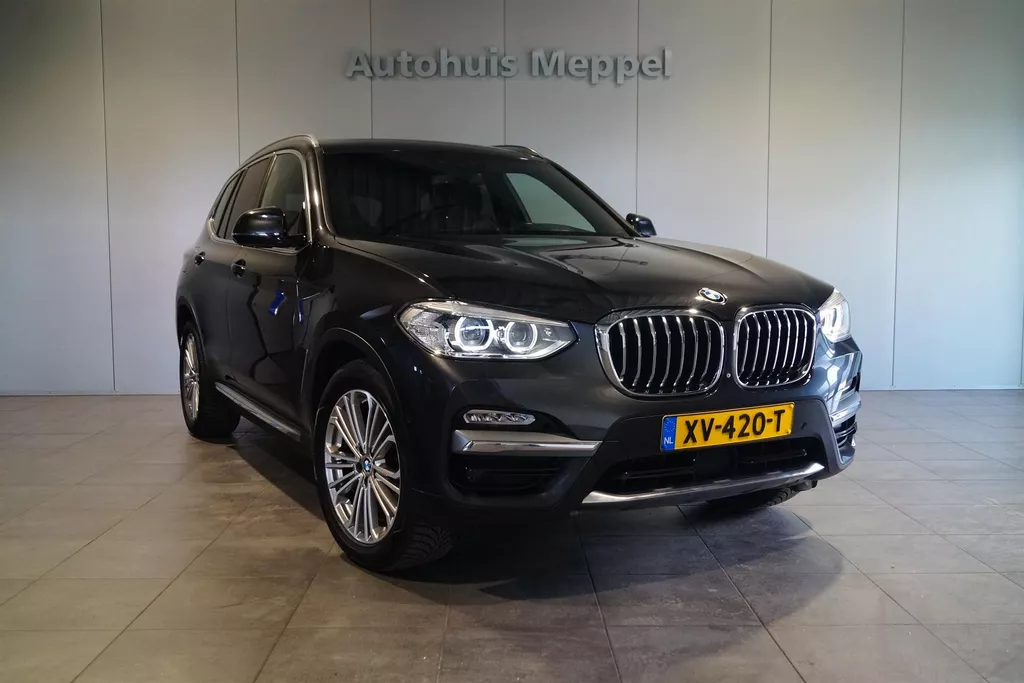 BMW X3 Xdrive20i Luxury Line | LED | Head-Up Display | 360 Camera | M -Leerstuurwiel |