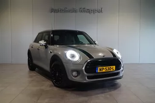 MINI Cooper LED | John Works interieurpakket | PDC | Navigatie | Sportstoelen |
