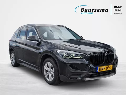 BMW X1 xDrive25e LED | PDC | Sportstuur | Cruise control | Navigatie |