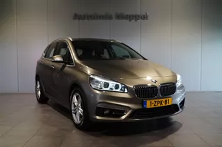 BMW 2 Serie 220i Active Tourer Luxury Line | Head-Up Display | LED | PDC |